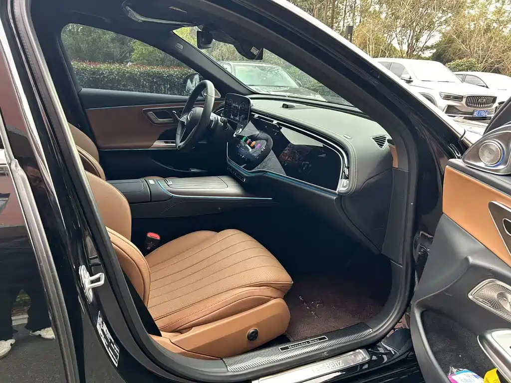 Mercedes-Benz E-Class — миниатюра 8