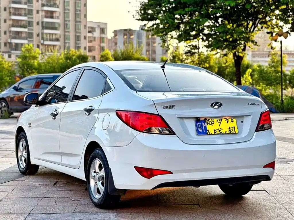 Hyundai Verna — миниатюра 5