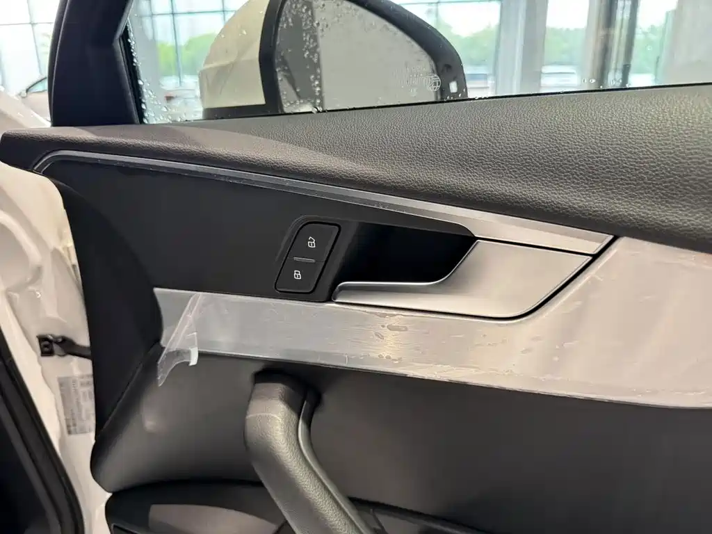 Audi A4L — миниатюра 12