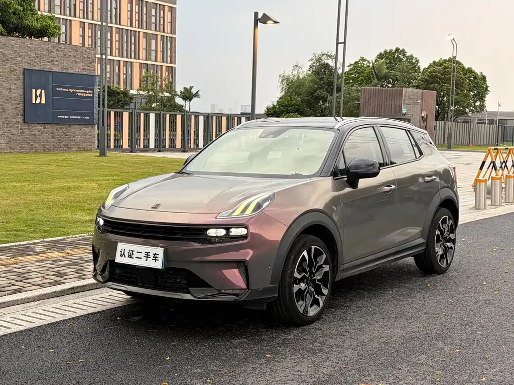Купить Lynk & Co 06
