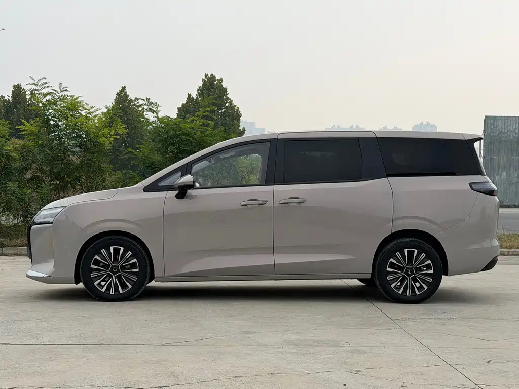 Wuling Xingguang 730 1.5T CVT Elite type, фото 4