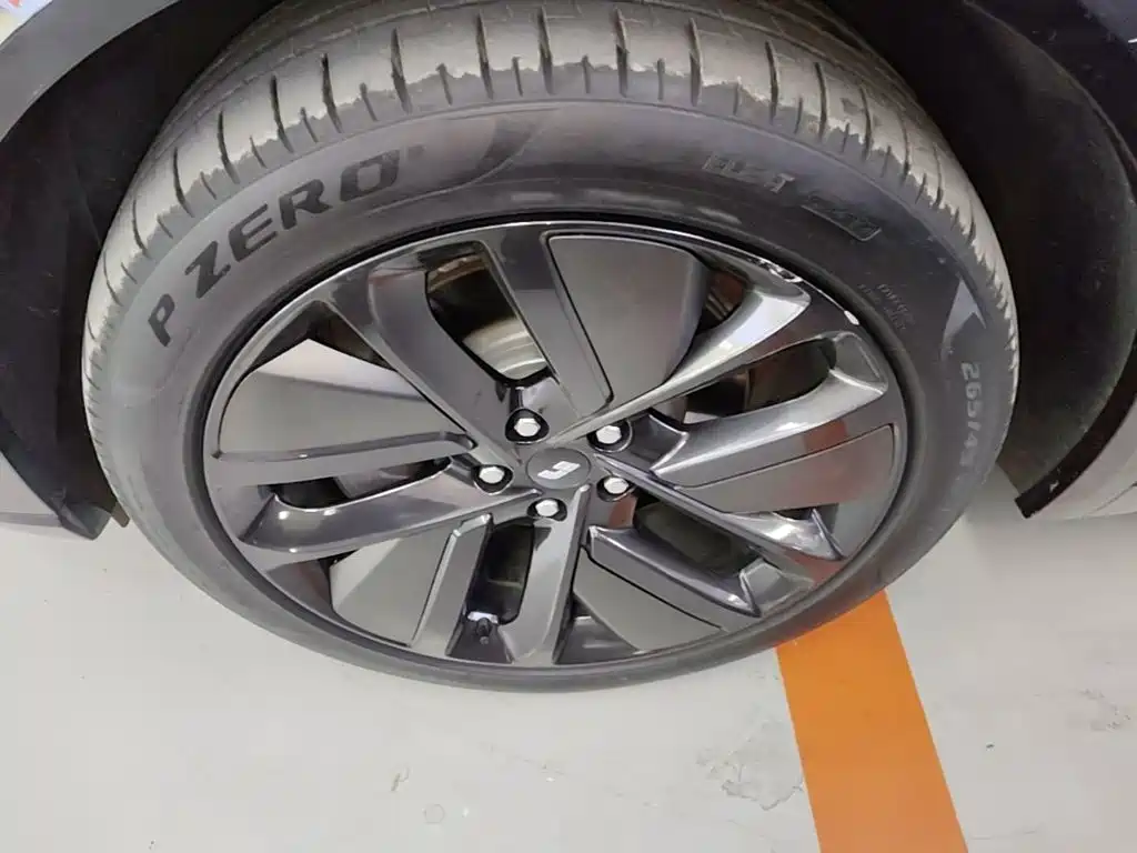 Li Auto Li L8 — миниатюра 23