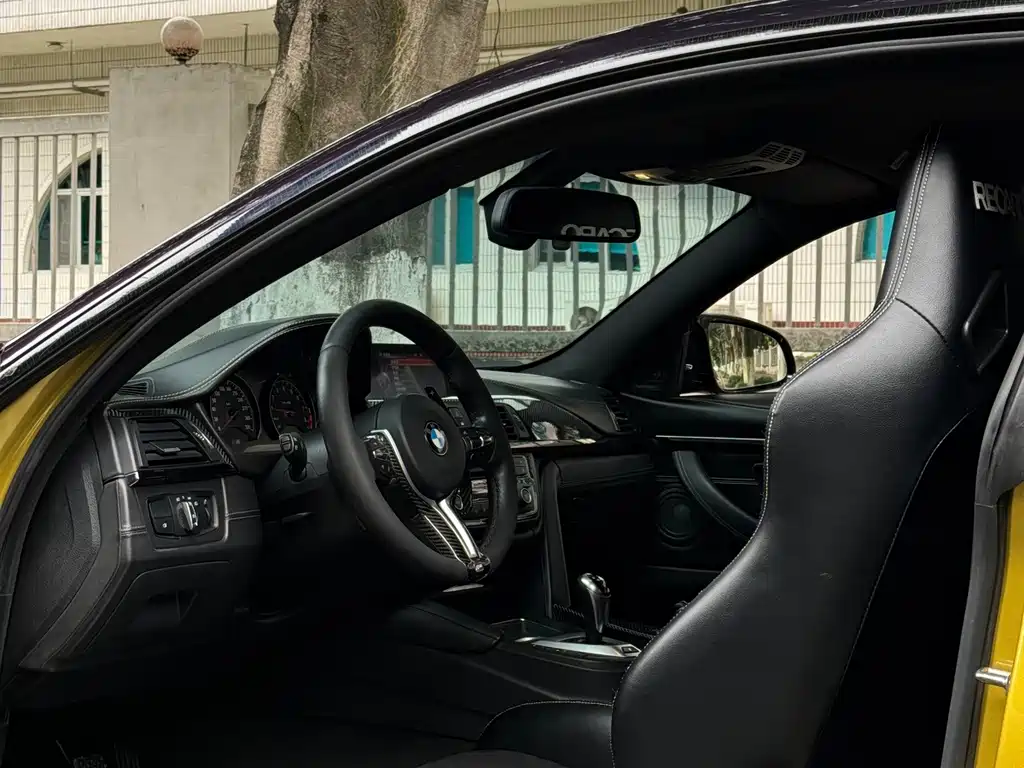 BMW M4 — миниатюра 6