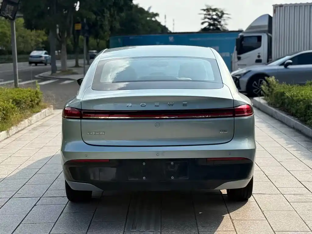 Roewe D6 — миниатюра 4