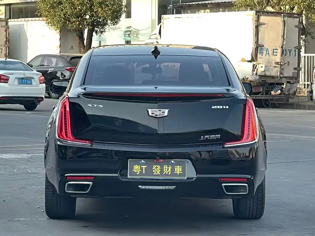 CADILLAC XTS