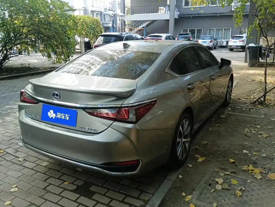 Lexus ES — миниатюра 3