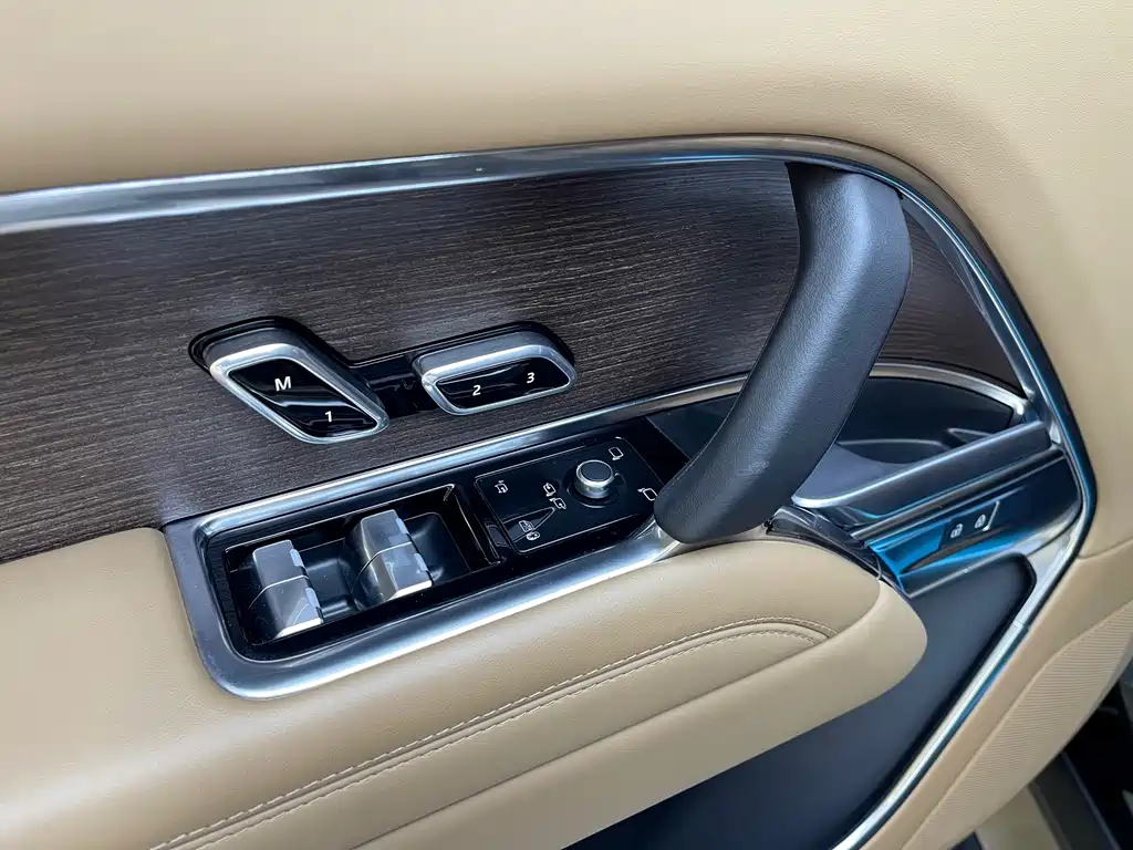 Land Rover Range Rover — миниатюра 16