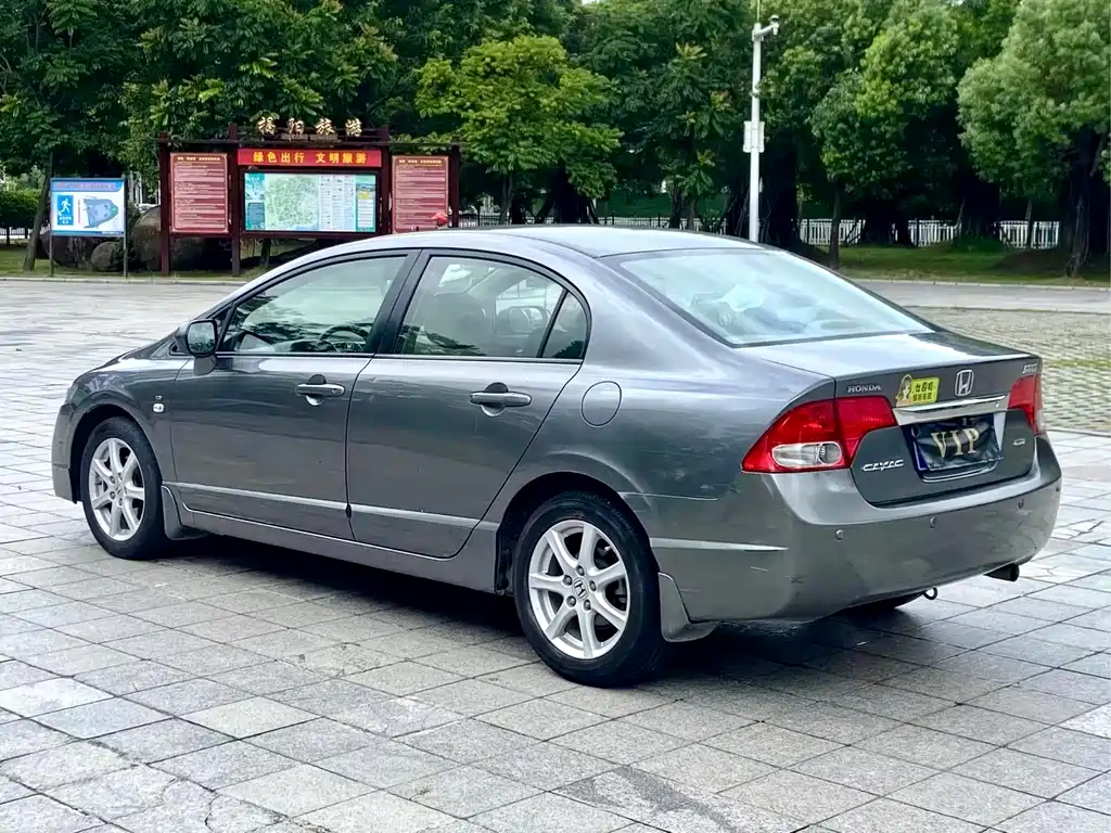 Honda Civic — миниатюра 4