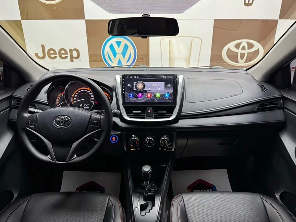 Toyota YARiS L Zhi Xuan 1.5 л 2023 г. Белый, пробег 37000 км