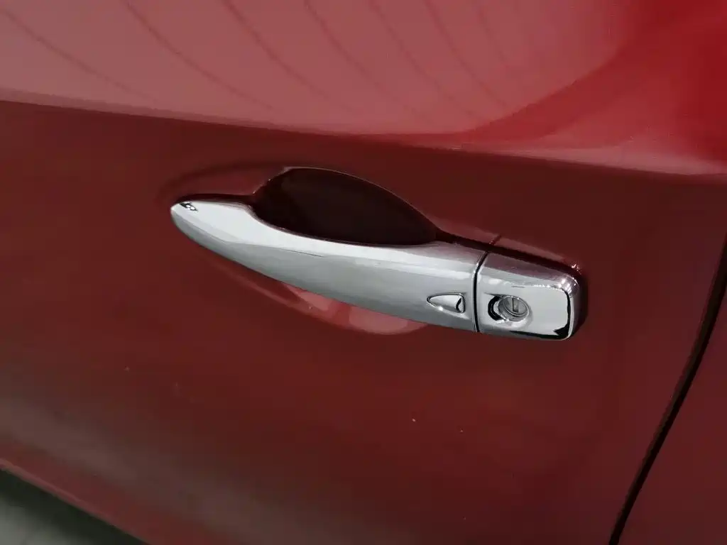 Nissan Tiida — миниатюра 18