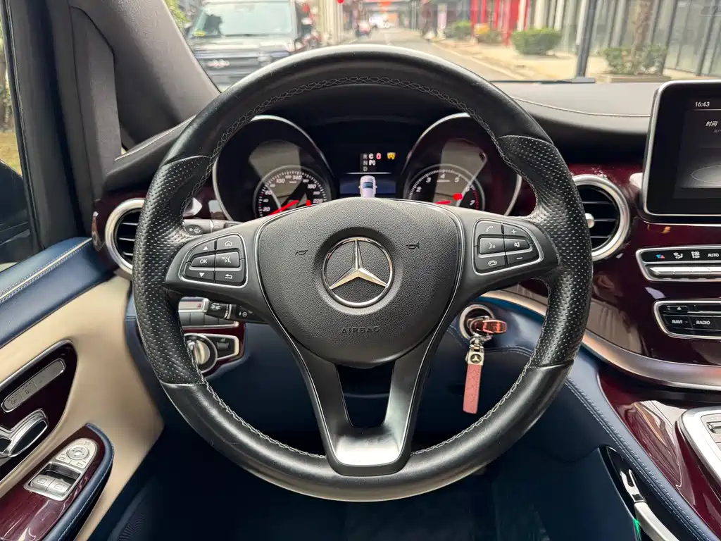 MERCEDES-BENZ V CLASS