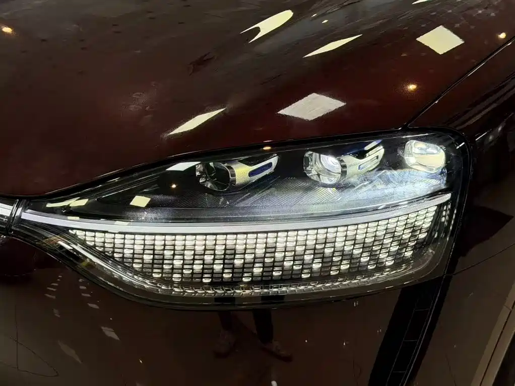 AITO ASK THE WORLD M9