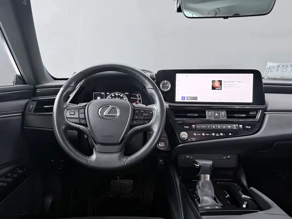 Lexus ES — миниатюра 18