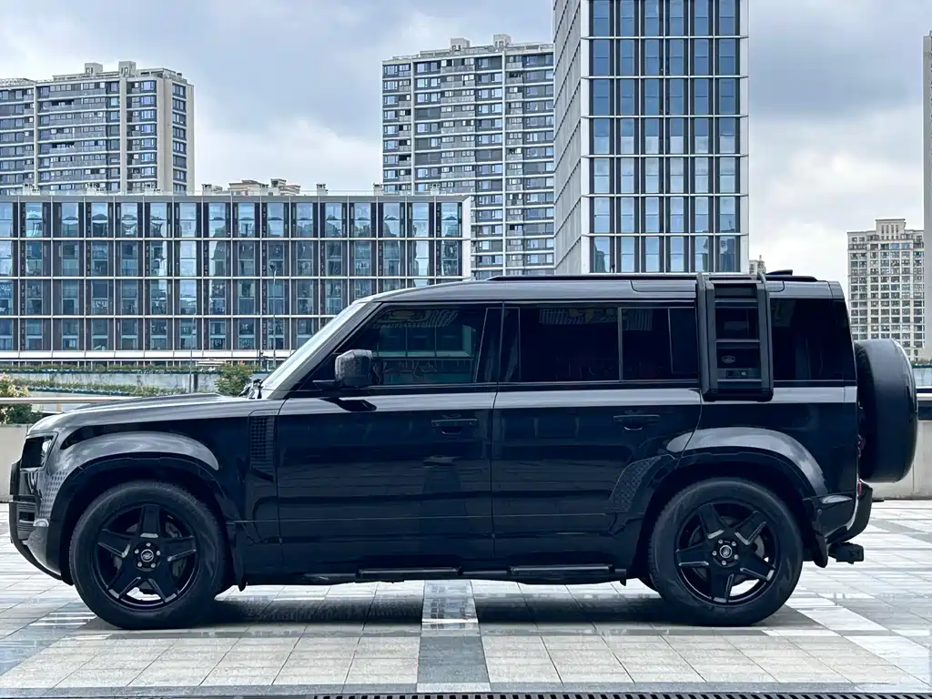 Land Rover Defender — миниатюра 4