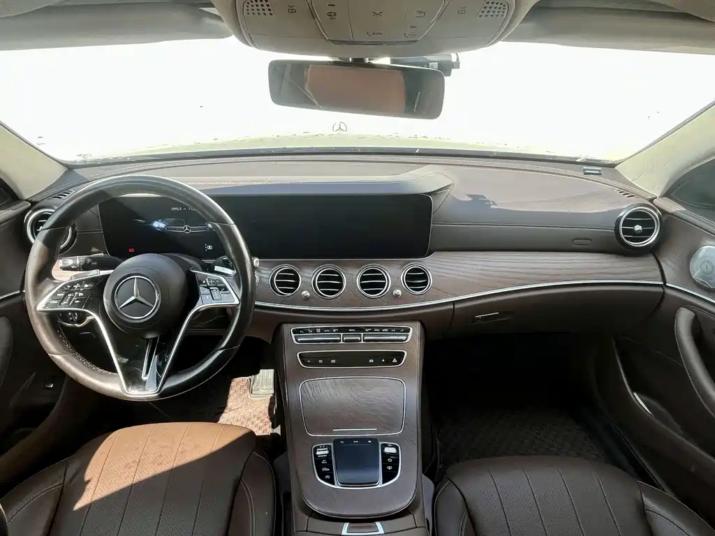Mercedes-Benz E-Class — миниатюра 9