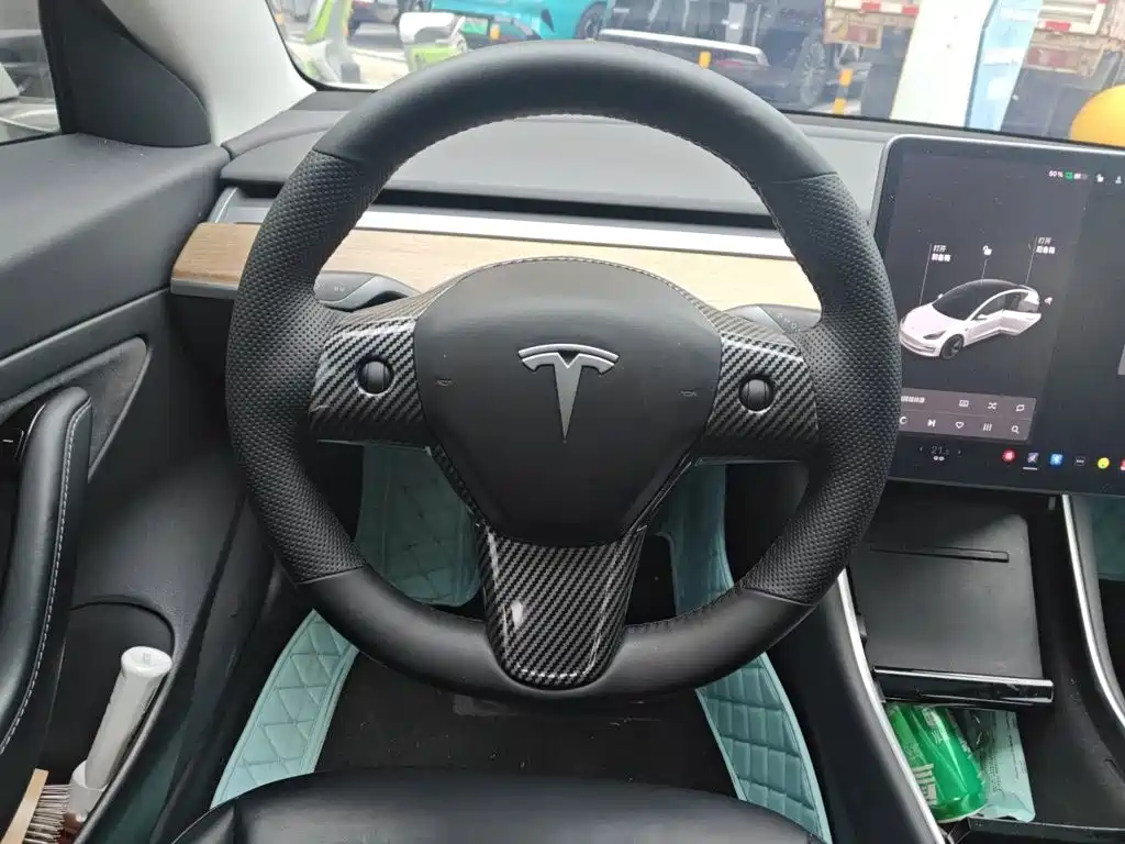 Tesla Model 3 — миниатюра 11