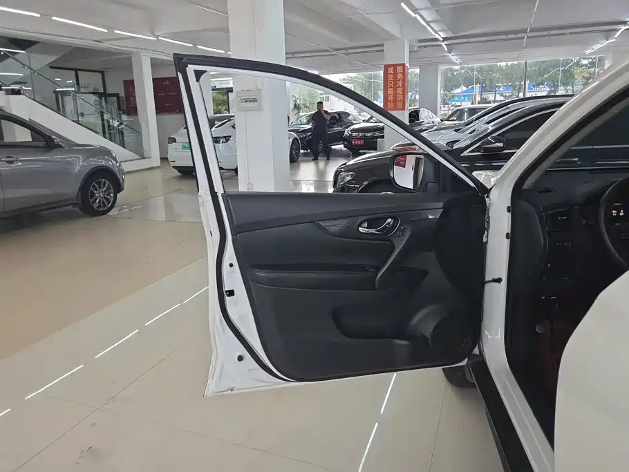 Nissan X-Trail — миниатюра 7