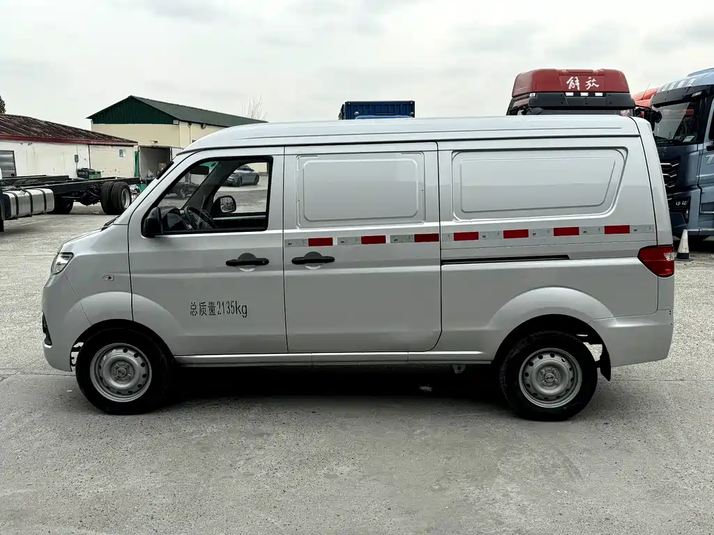Jinbei X30 2024 1.5L 2/5 мест
