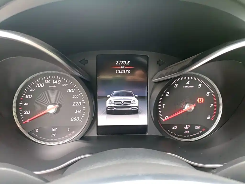 Mercedes-Benz C-Class — миниатюра 12