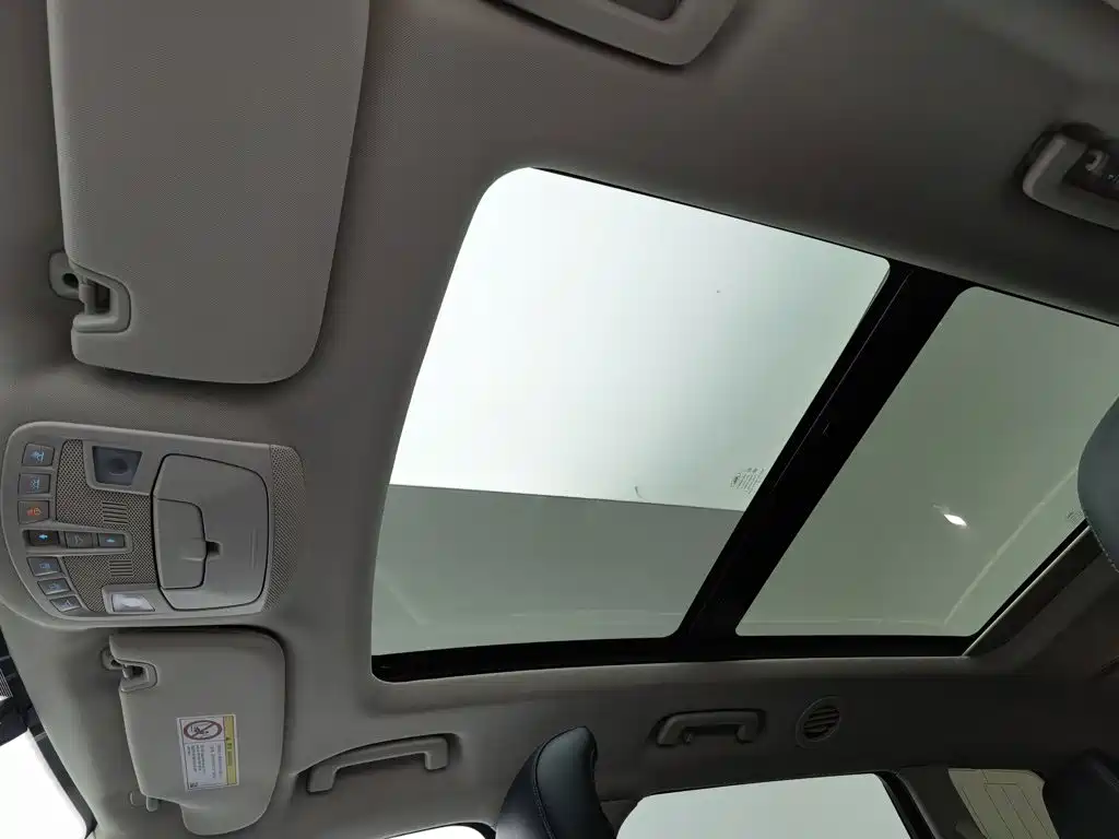 Ford Edge — миниатюра 14