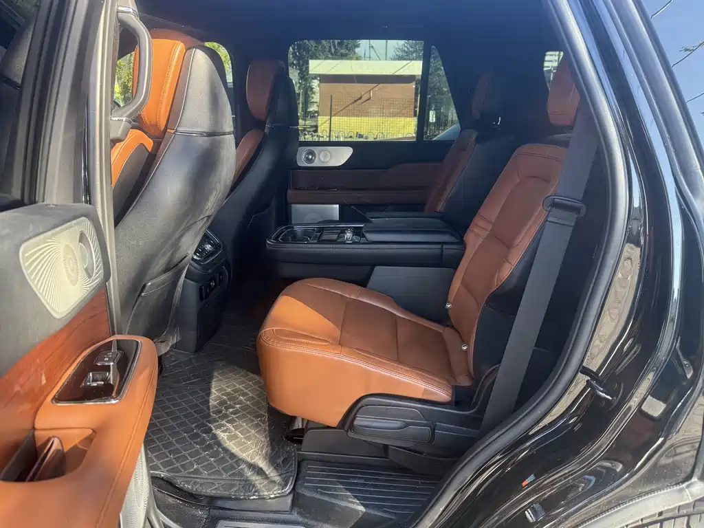 Lincoln Navigator — миниатюра 8
