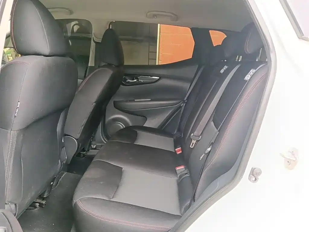 Nissan Qashqai — миниатюра 17