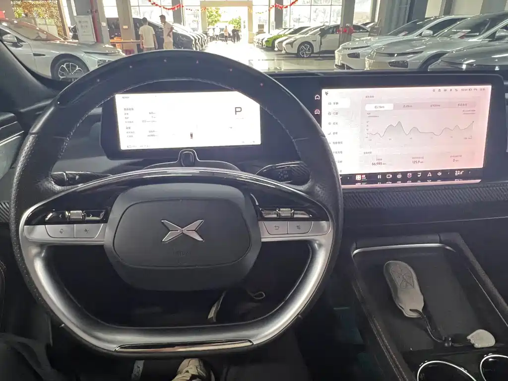 XPeng P7 — миниатюра 11