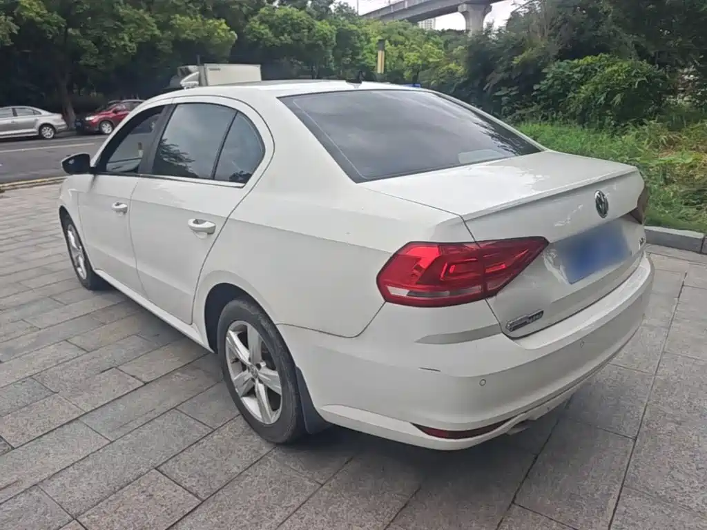 Volkswagen Lavida — миниатюра 5