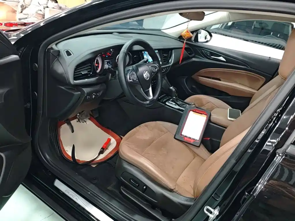Buick Regal — миниатюра 15