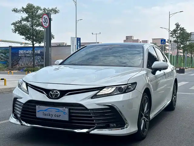 TOYOTA CAMRY