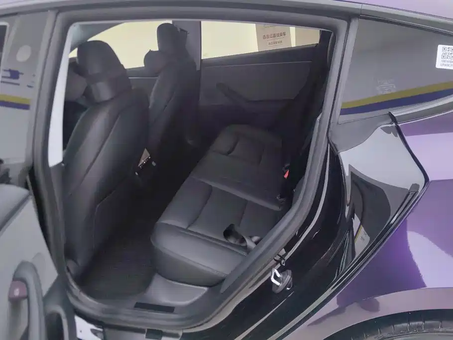 Tesla Model 3 — миниатюра 11