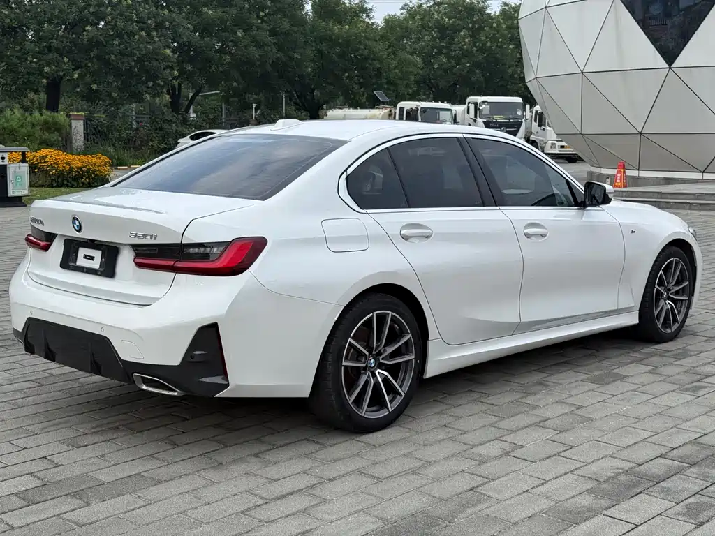 BMW 3 Series — миниатюра 4