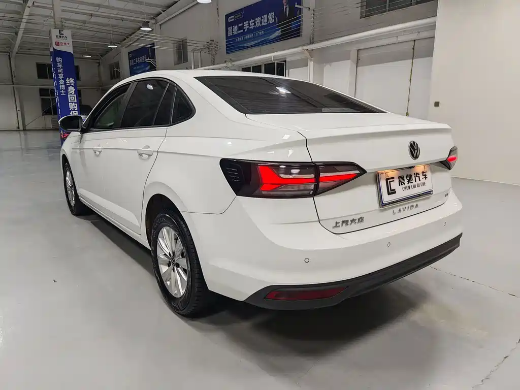 Volkswagen Lavida — миниатюра 6