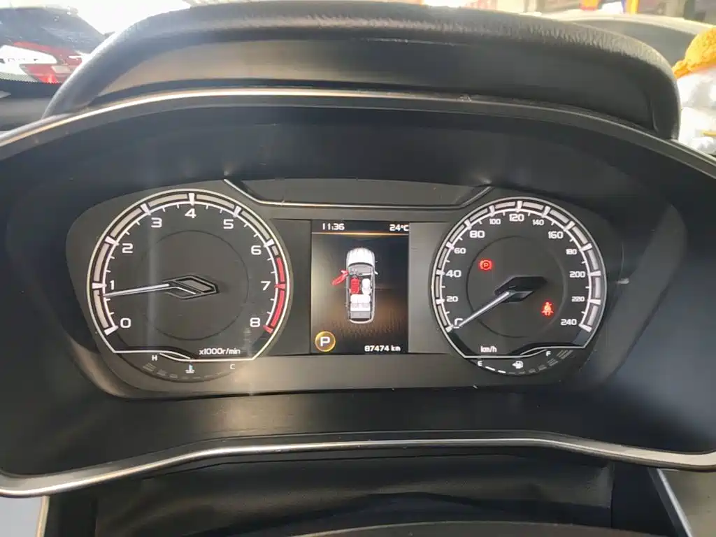 Geely Binyue — миниатюра 12