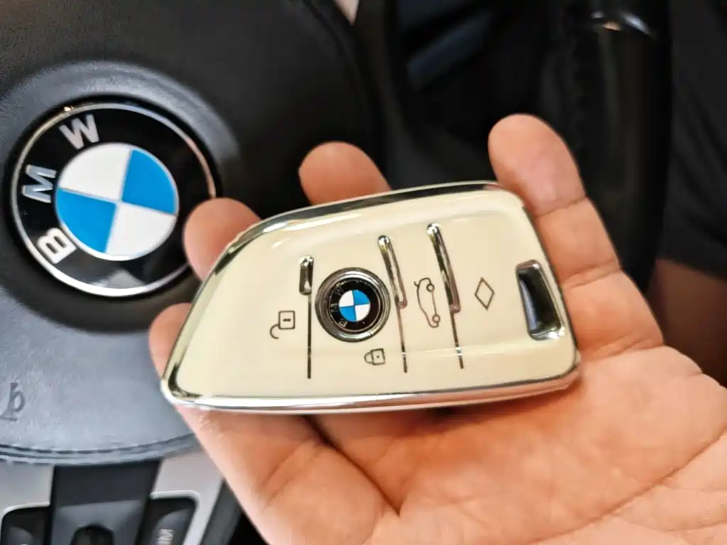 BMW 5 Series — миниатюра 9