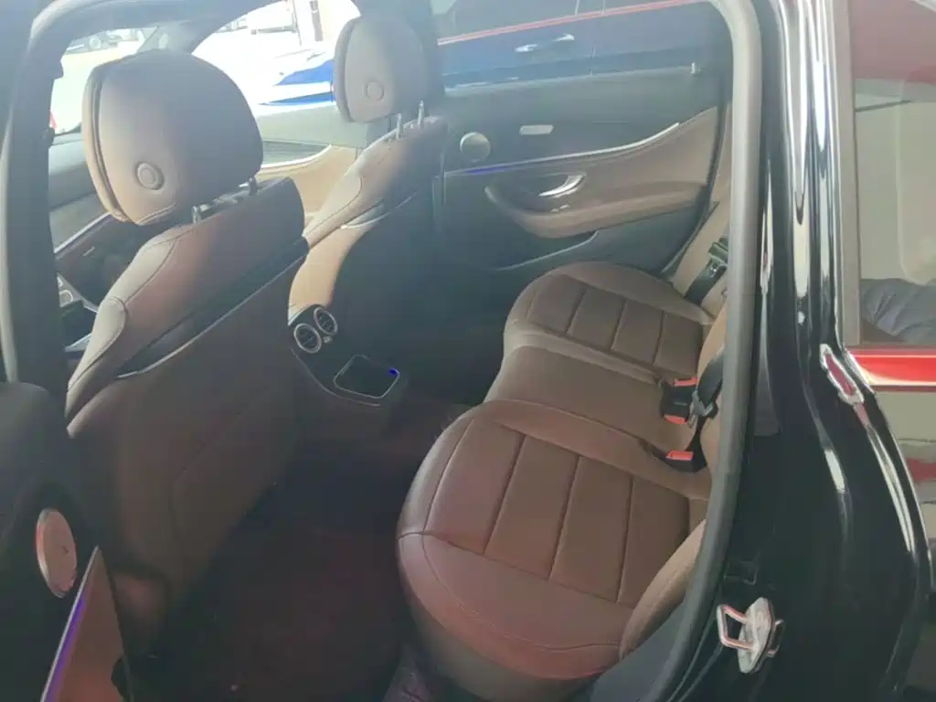 Mercedes-Benz E-Class — миниатюра 17