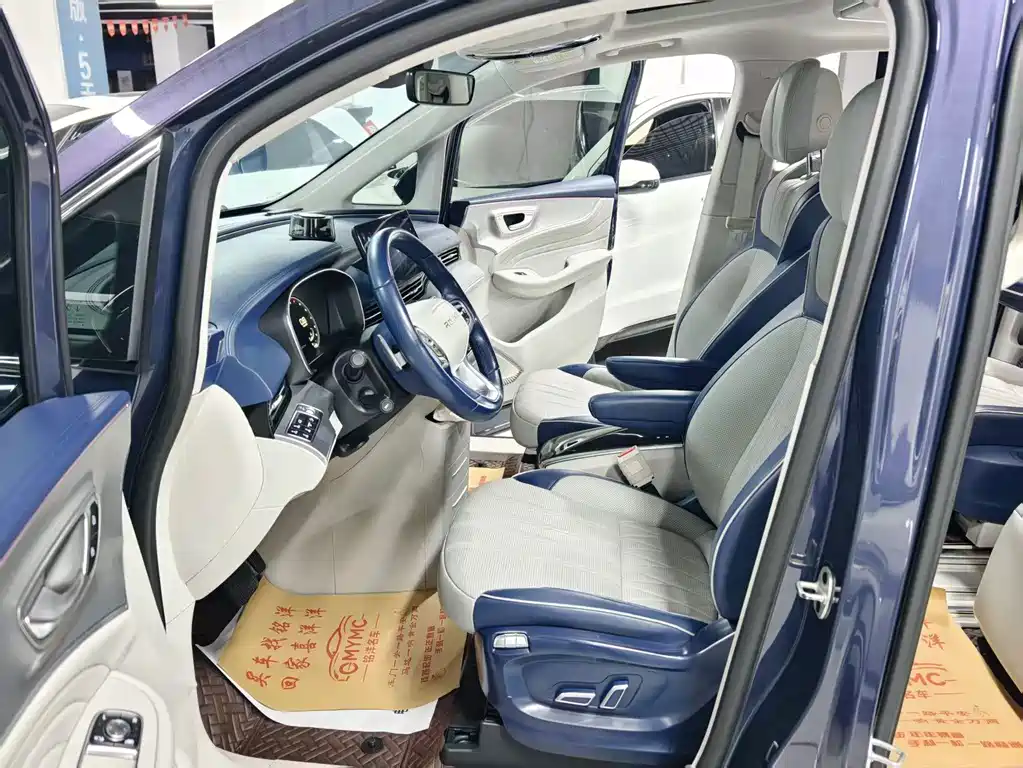 Roewe iMAX8 — миниатюра 5