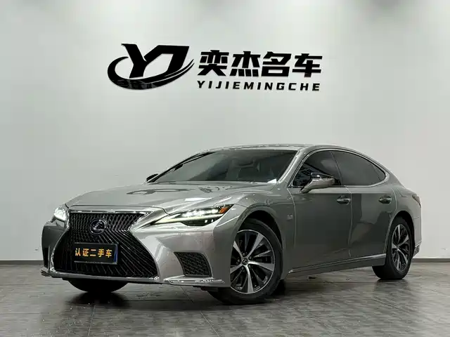 LEXUS LS 2022