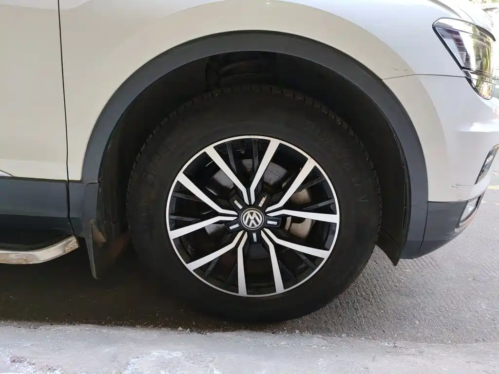 Volkswagen Tiguan L — миниатюра 8