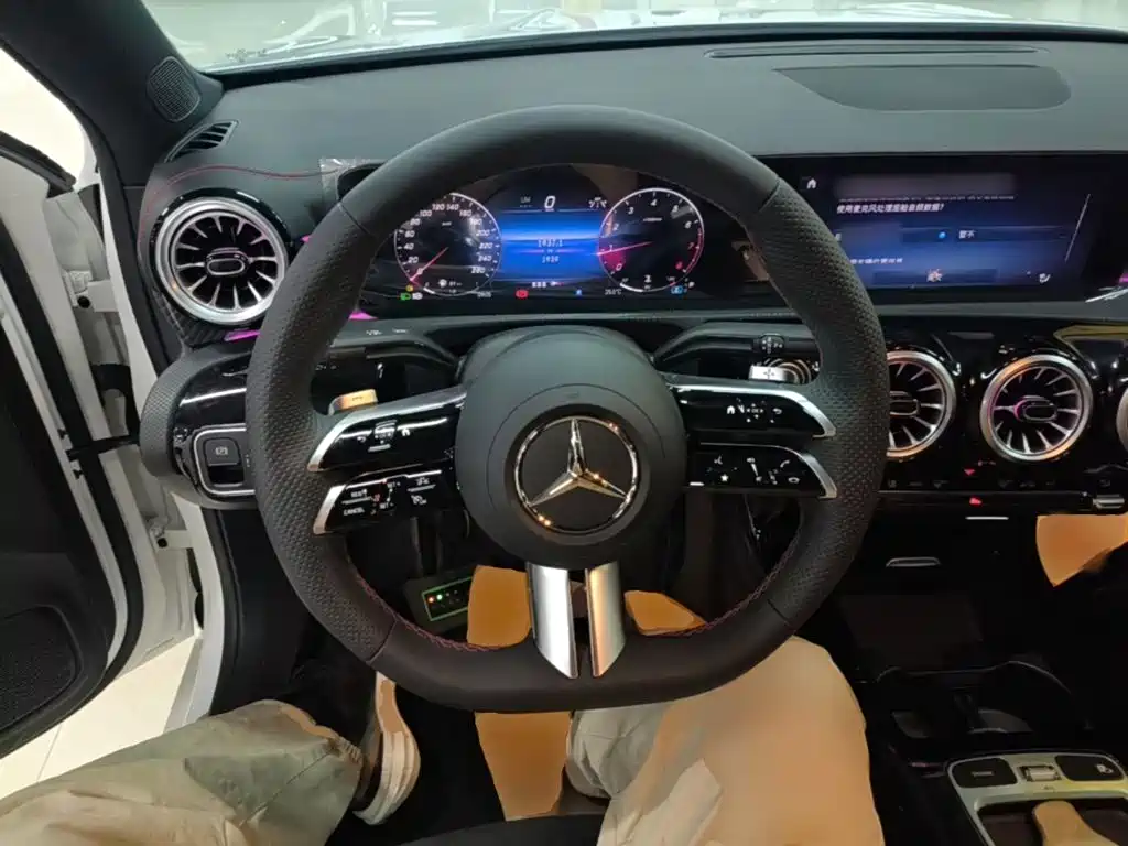 Mercedes-Benz A-Class — миниатюра 11