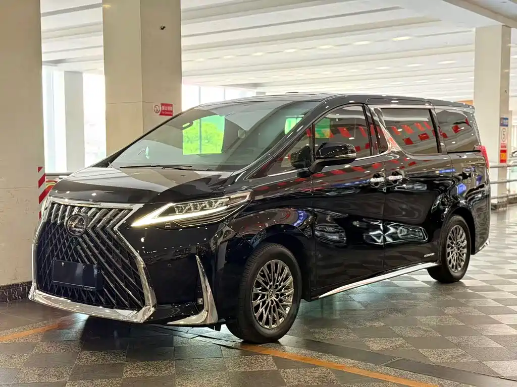 Lexus LM 2022