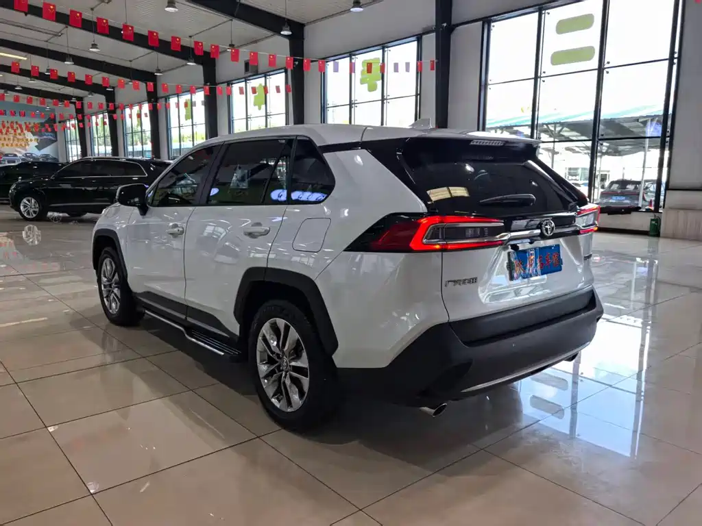 Toyota Wildlander — миниатюра 6