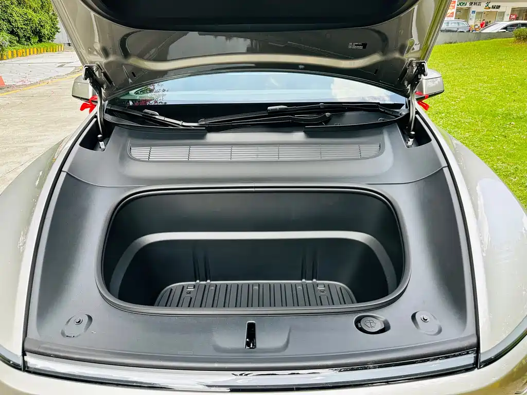 Tesla Model Y L — миниатюра 22