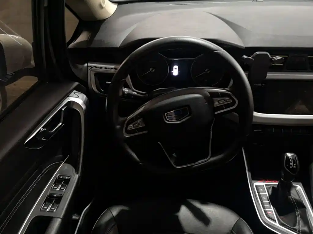 Geely Vision X3 — миниатюра 11