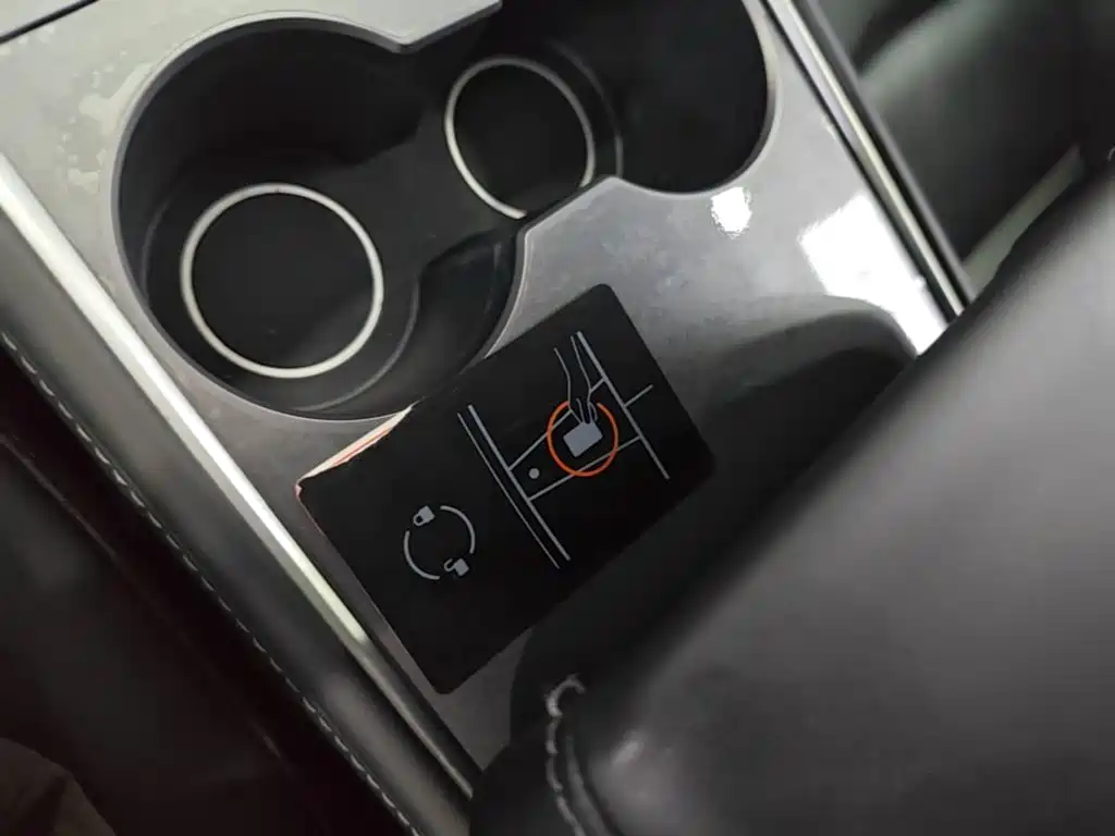 Tesla Model 3 — миниатюра 9