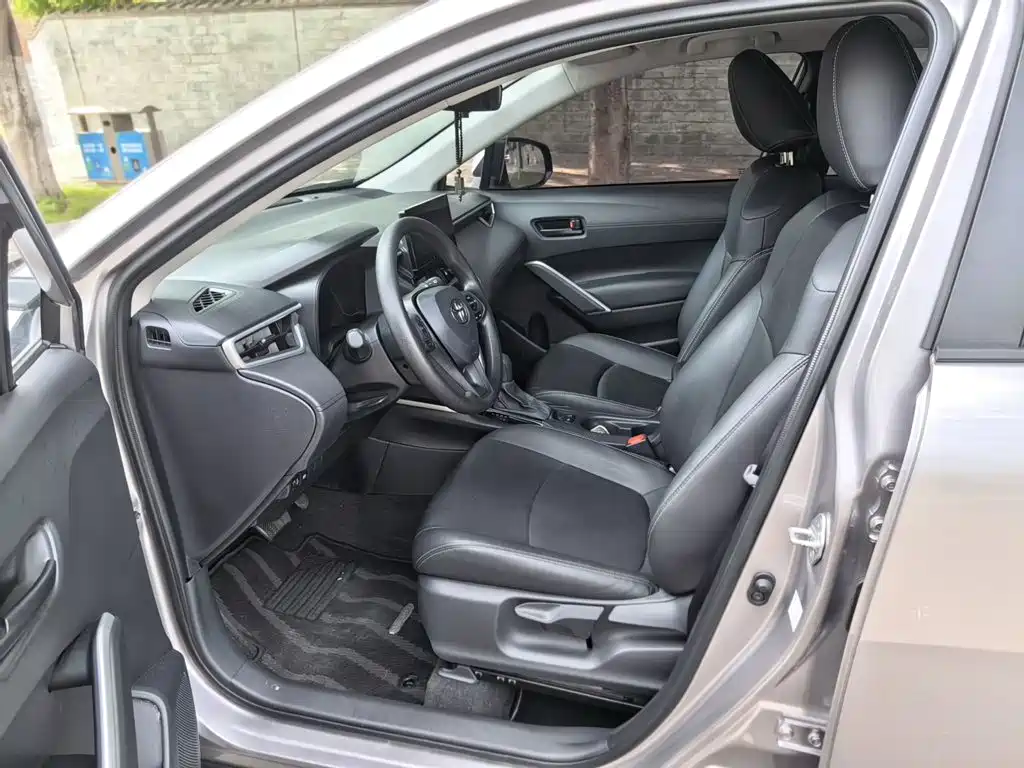 Toyota Corolla Cross — миниатюра 12