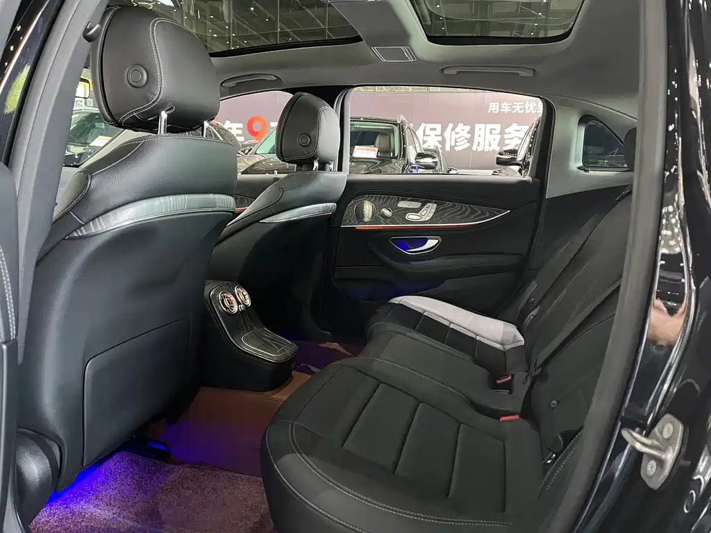Mercedes-Benz E-Class — миниатюра 9