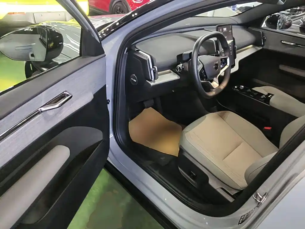 Volvo EX30 — миниатюра 16