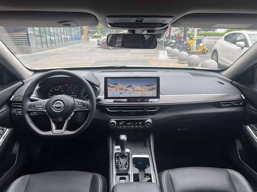 Nissan Teana 2.0 л 2024 г. Белый, пробег 25000 км