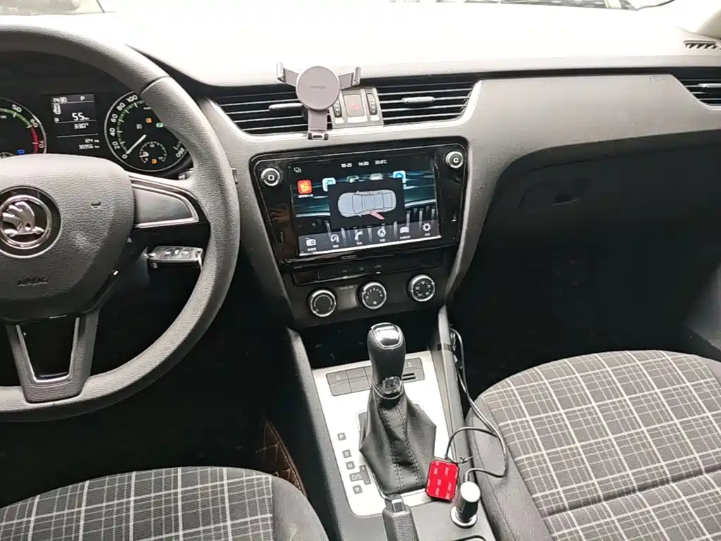 Skoda Octavia — миниатюра 13